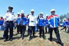 Pertamina Bangun Kilang...