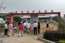 Suralaya Ecopark, Sarana...