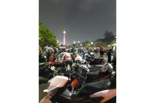 Jelang Tengah Malam...
