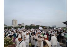 Usai Salat Subuh, Massa...