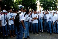 Tuntut Transparansi,...