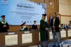 Haru, Kakak Gantikan...