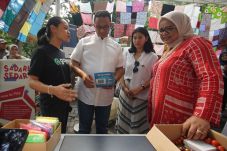 Melalui GoPay, Gojek...