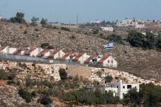 Israel Berencana Bangun...