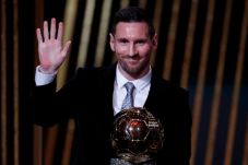 Rebut Ballon dOr Keenam,...