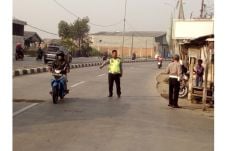 Berupaya Salip Mobil,...