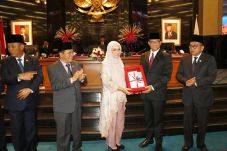 Anies Ajukan RAPBD DKI...