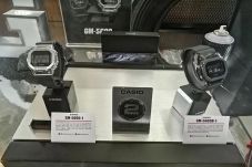 GM-5600, Desain Premium...