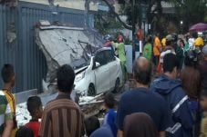 Hujan Es Terjang Malang,...