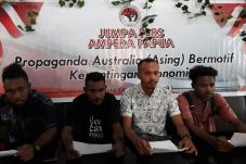 Pemuda Papua Kecam Australia...