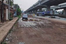 Ancam Blokir Jalan,...