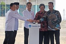 Pabrik Baru Chandra...