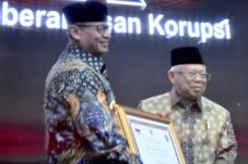 Pemprov Banten Raih...