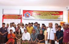 30 Kelian Desa Adat...