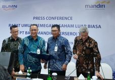Jadi Dirut Mandiri,...