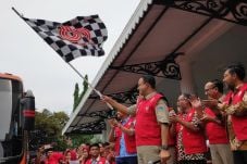 Anies Luncurkan Bus...