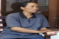 Wanita di Bali ini Curi...