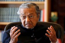 Mahathir Janji Serahkan...