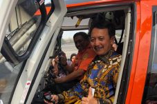 Dua Helikopter Garapan...