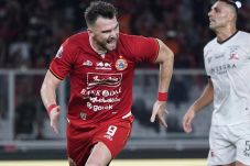 Persija Porak-poranda...