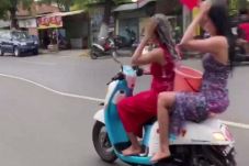 Viral Video 2 Wanita...