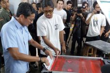 Sandi: Masyarakat Butuh...