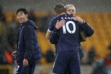 Menang Atas Wolverhampton,...