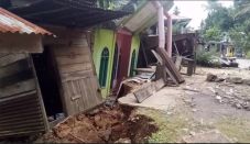 Tanah Bergerak, Warga...