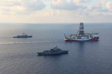 Kapal Perang Turki Usir...