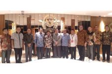 Bupati Gorontalo Nelson...