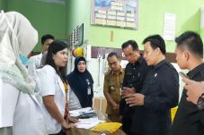 Di Merangin Jambi, Pengobatan...