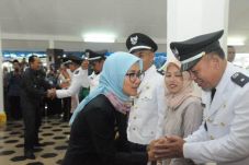 Lantik 10 Kades Terpilih,...