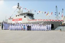 KRI Gulamah-869 Perkuat...
