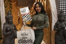 Pia Kukus Made, Oleh-Oleh...