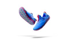 Nike Rilis Sepatu untuk...