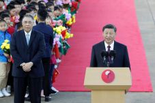 Presiden China Xi Kunjungi...