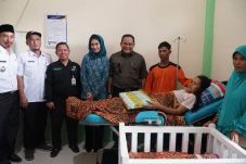 Dua Bayi Pertama Lahir...