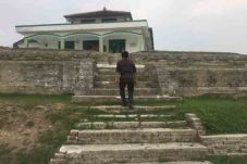 Giri Kedaton, dari Pesantren...