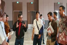 Tinjau Persiapan HUT...