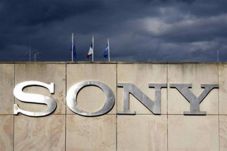 Sony Beri Sinyal Hadirkan...