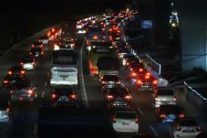 Malam Ini, Volume Kendaraan...