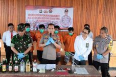 Jelang Tahun Baru 2020,...