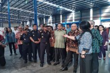Menkop dan Mendag Lepas...