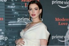 Menghilang, Anne Hathaway...