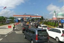 Volume Penumpang Menuju...