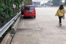 Ngeri, Sekelompok Pria...
