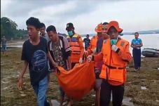 Hilang 3 Hari di Laut,...