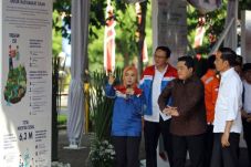 Rangkap Jabatan Komisaris,...