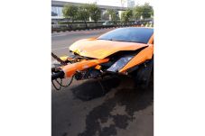 Mobil Lamborghini AM...