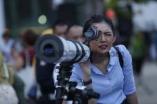 Jelang Gerhana Matahari...